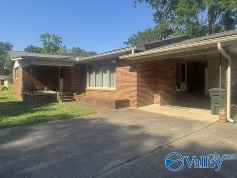 2202 Roseberry Drive Scottsboro AL 35768