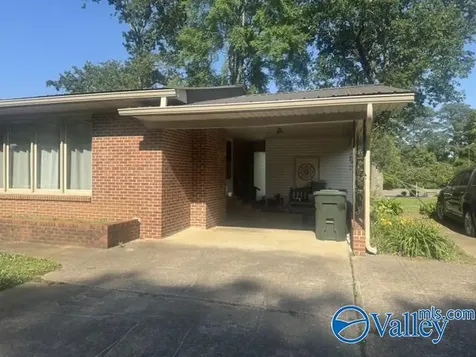 2202 Roseberry Drive Scottsboro AL 35768