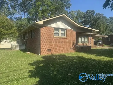 2202 Roseberry Drive Scottsboro AL 35768