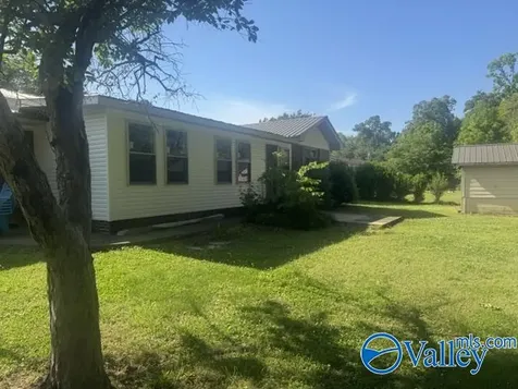 2202 Roseberry Drive Scottsboro AL 35768