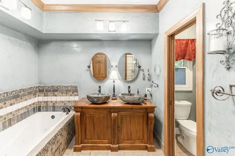 607 S Scott Street Scottsboro AL 35768