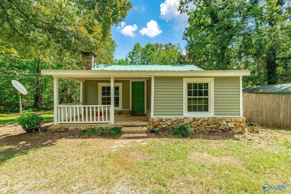1059 County Road 639 Mentone AL 35984