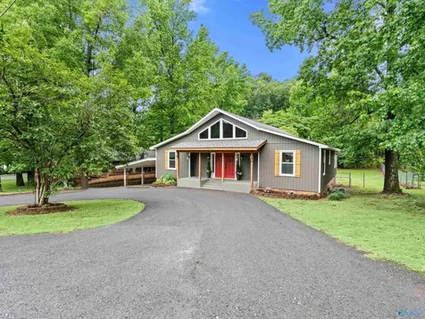 3405 Country Club Circle Guntersville AL 35976