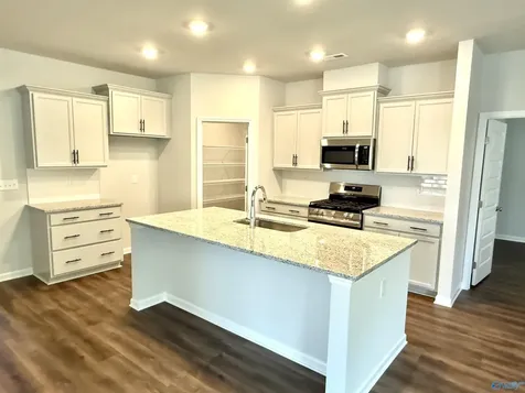 274 Saddle Street Huntsville AL 35761