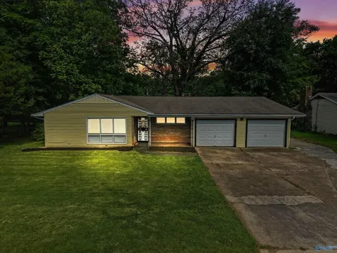 908 Speake Road NW Huntsville AL 35816