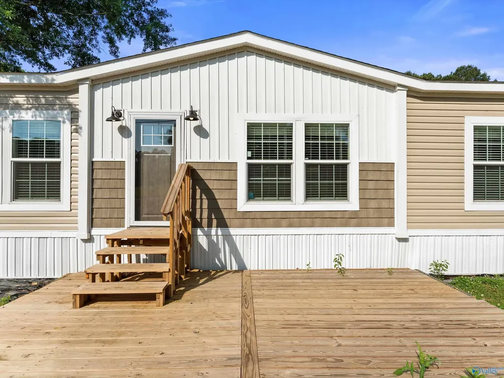 25 Malibu Circle Scottsboro AL 35769