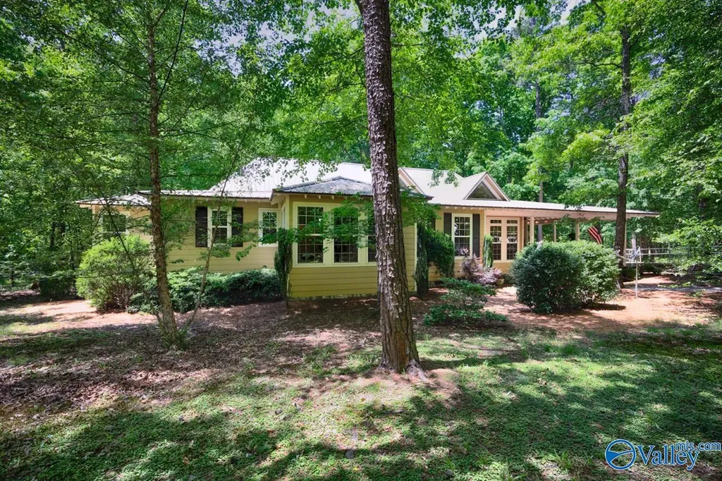 611 Cove Road Mentone AL 35984