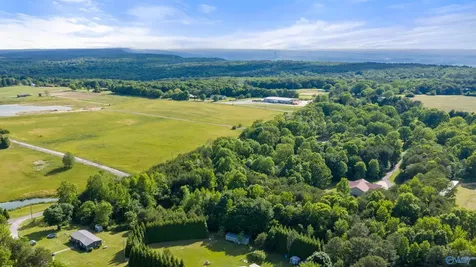 4 County Road 647 Mentone AL 35984
