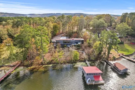 3156 Lakeshore Drive Scottsboro AL 35769