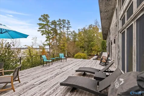 3156 Lakeshore Drive Scottsboro AL 35769