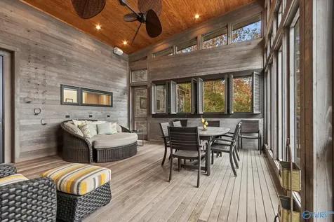 3156 Lakeshore Drive Scottsboro AL 35769