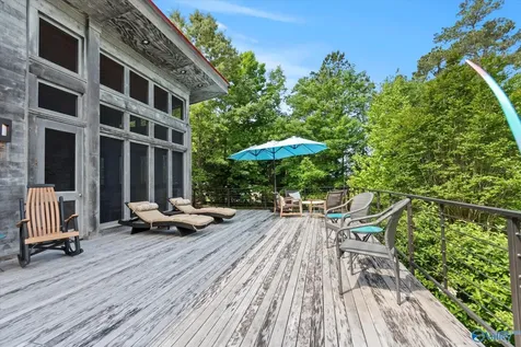 3156 Lakeshore Drive Scottsboro AL 35769
