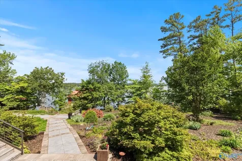 3156 Lakeshore Drive Scottsboro AL 35769