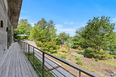 3156 Lakeshore Drive Scottsboro AL 35769