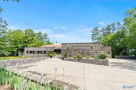 3156 Lakeshore Drive Scottsboro AL 35769