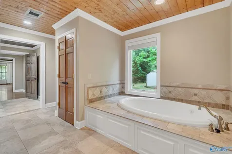 132 Andrew Jackson Way Scottsboro AL 35769