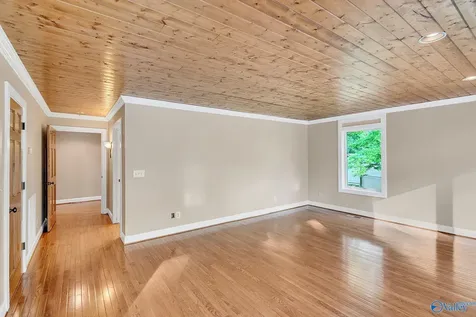 132 Andrew Jackson Way Scottsboro AL 35769