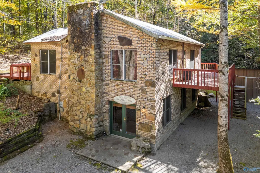 136 Higdon Road Falkville AL 35622