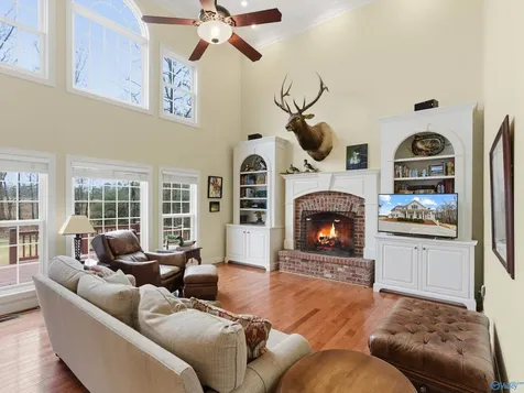 30 Cardinal Drive Guntersville AL 35976