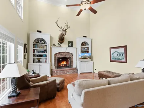 30 Cardinal Drive Guntersville AL 35976