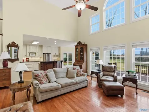 30 Cardinal Drive Guntersville AL 35976