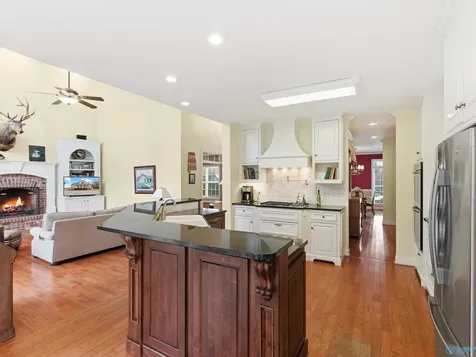 30 Cardinal Drive Guntersville AL 35976