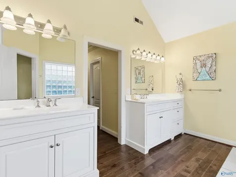 30 Cardinal Drive Guntersville AL 35976