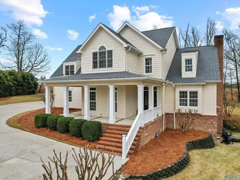 30 Cardinal Drive Guntersville AL 35976