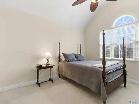 30 Cardinal Drive Guntersville AL 35976