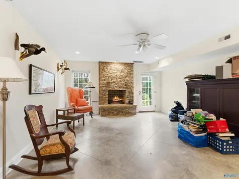 30 Cardinal Drive Guntersville AL 35976