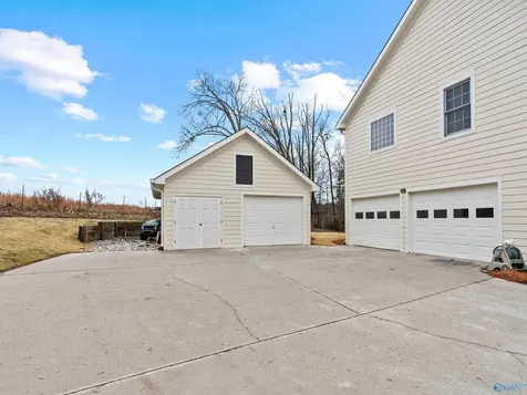 30 Cardinal Drive Guntersville AL 35976