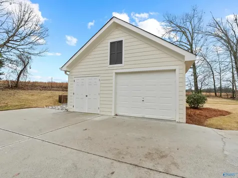 30 Cardinal Drive Guntersville AL 35976