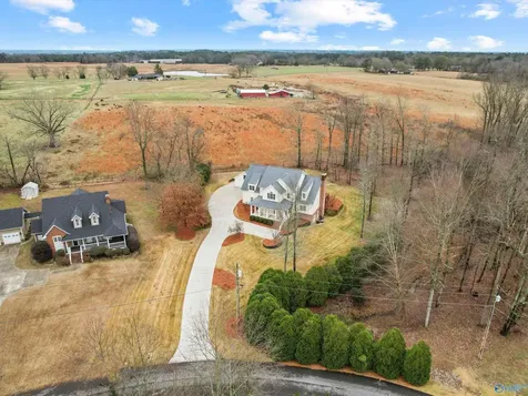 30 Cardinal Drive Guntersville AL 35976