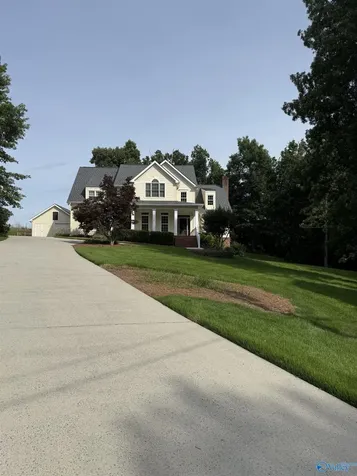 30 Cardinal Drive Guntersville AL 35976