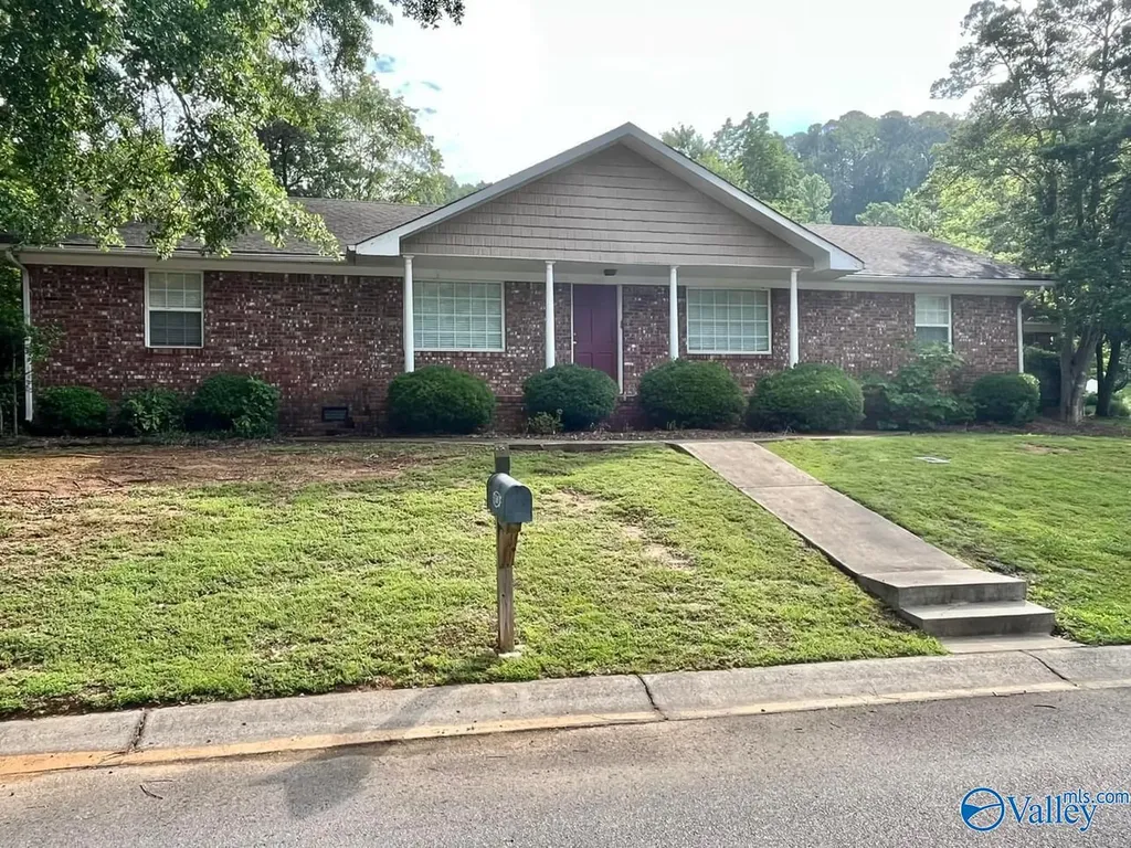 3500 Colonial Drive Guntersville AL 35976