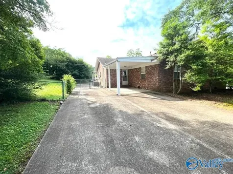 3500 Colonial Drive Guntersville AL 35976