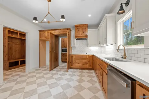 18836 Holt Road Athens AL 35613