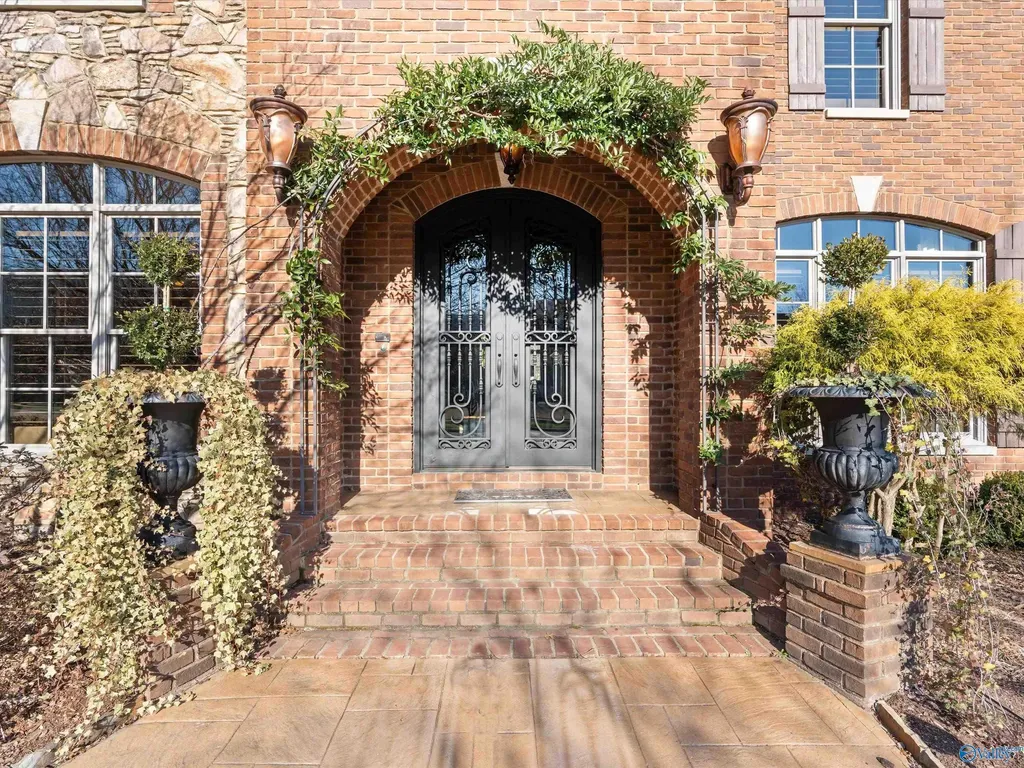 46 Mcmullen Lane SE Huntsville AL 35748