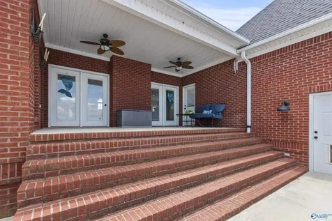 1821 Simpson Point Road Grant AL 35747