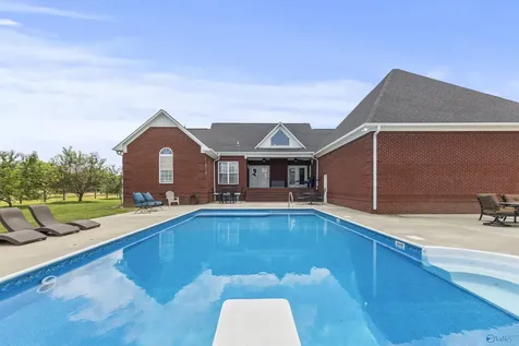 1821 Simpson Point Road Grant AL 35747
