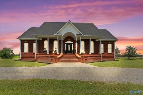 1821 Simpson Point Road Grant AL 35747