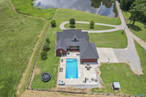 1821 Simpson Point Road Grant AL 35747