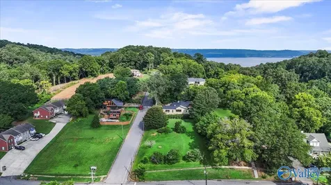 428 Hill Avenue Guntersville AL 35976