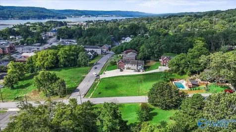 428 Hill Avenue Guntersville AL 35976