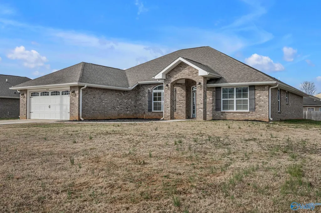 664 Piney Woods Road Owens Cross Roads AL 35763