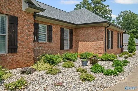 139 Summit Point Guntersville AL 35976