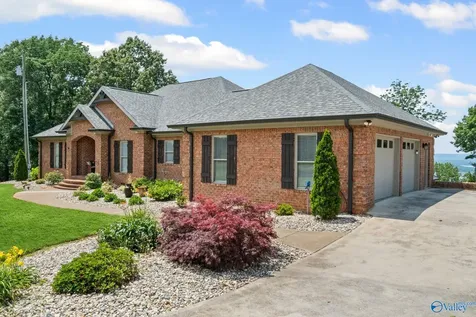 139 Summit Point Guntersville AL 35976