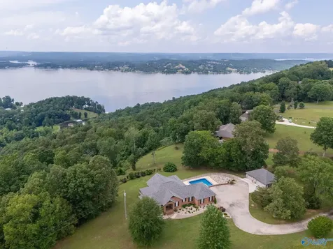 139 Summit Point Guntersville AL 35976