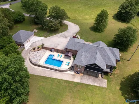 139 Summit Point Guntersville AL 35976