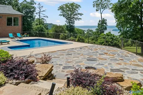 139 Summit Point Guntersville AL 35976